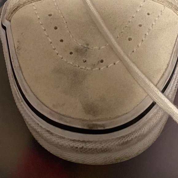 Disney x Sk8-Hi Reissue '101 Dalmatians' - Picture 7 of 8